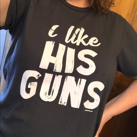 “I LIKE HIS GUNS” GRAY T-SHIRT  Medium - Picture 1 of 5